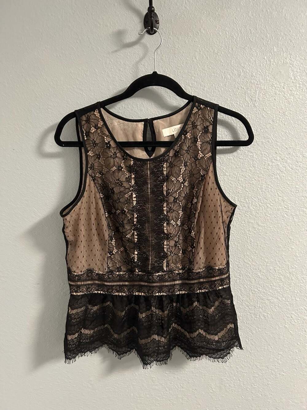 Ann Taylor LOFT Black & Nude Lace Peplum Sleeveless Blouse Top Medium